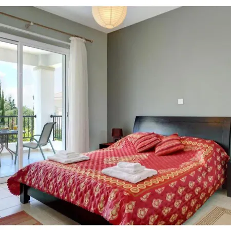 Matheus, Walking Distance To Coralia Beach