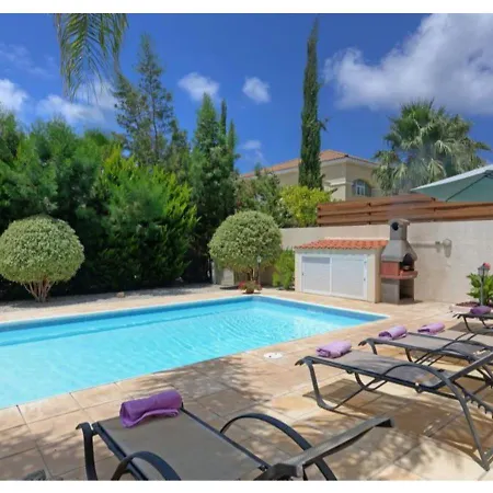Matheus, Walking Distance To Coralia Beach * Nicosia