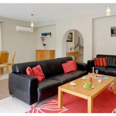 Matheus, Walking Distance To Coralia Beach *